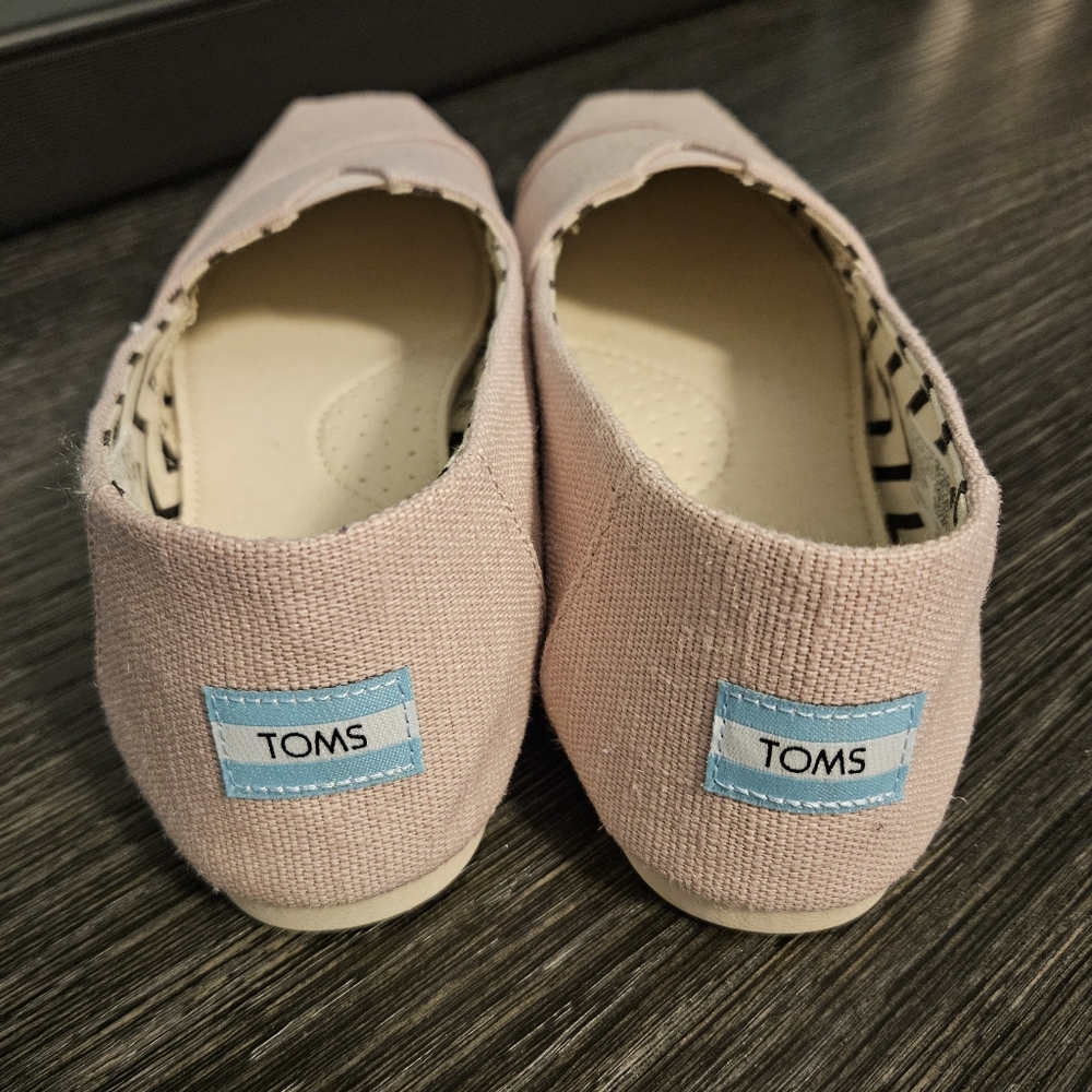 NWOT TOMS Slip-On Shoe Pink - Picture 3 of 6